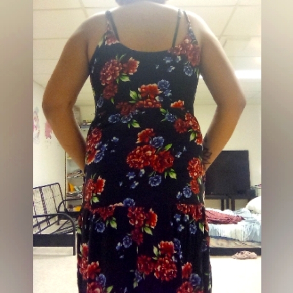 Dress - Picture 4 of 4